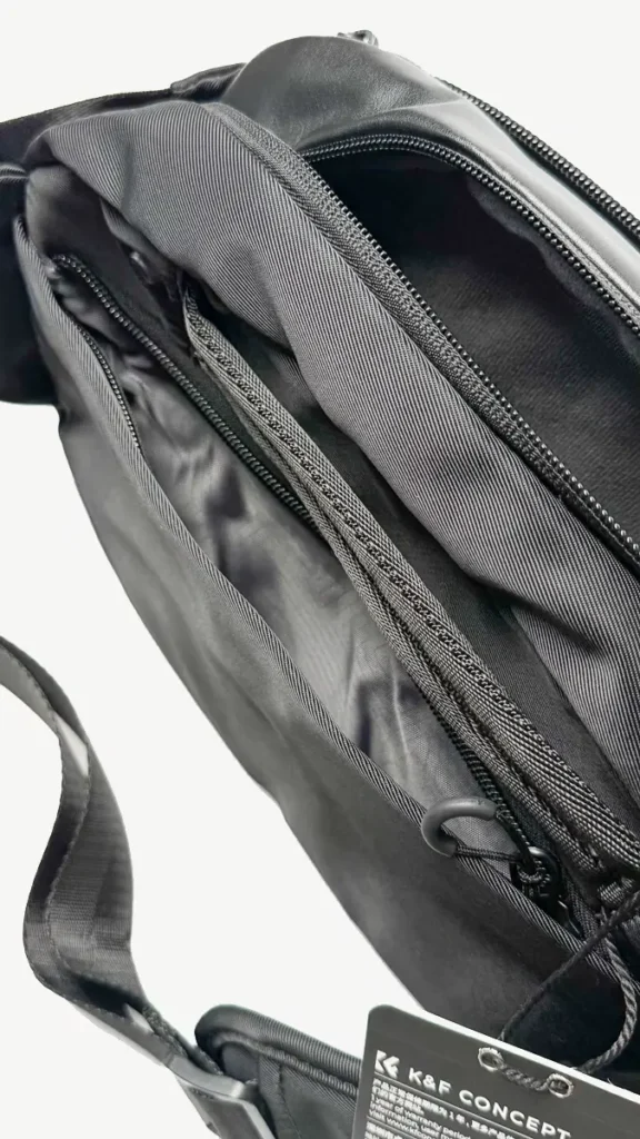 poches extérieures sling bag KF13157V1