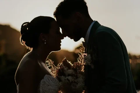 Photo de mariage en contre-jour