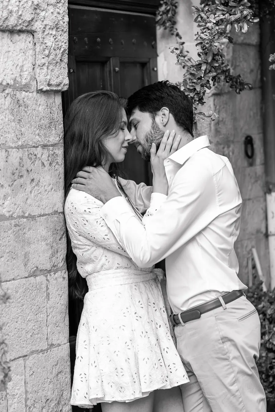 Photo de couple en Provence en noir et blanc
